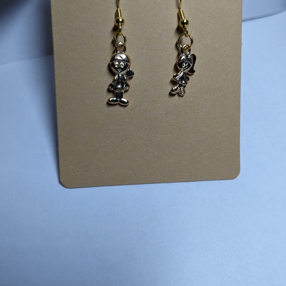 A Pair of Earrings of Boy and girl. New. - Picture 2 of 6